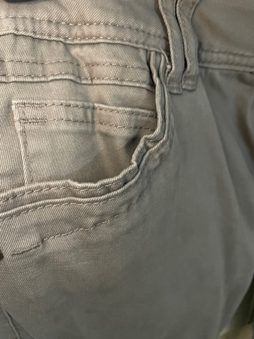Democracy Ab Technology Lightweight Straight Leg Jeans in light brown. Size 6 - Picture 4 of 11